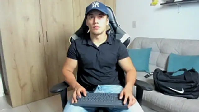 julian wallace online show from 04-16-26, 03:46