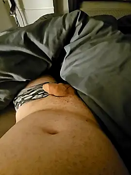 Snapshot of Feelixbi99 chatting on 12-19-24, 03:30 Feelixbi99 online show from 12-19-24, 03:30