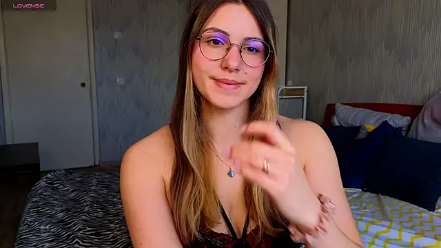 sophia euphoriaa online show from 04-27-26, 09:18