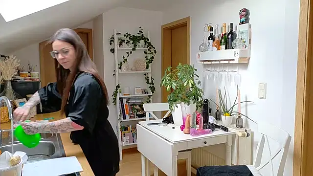 BrownieyQueen online show from 02-28-25, 07:58