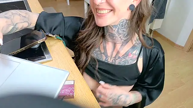 BrownieyQueen online show from 03-10-25, 09:43