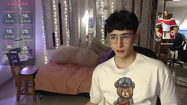 gojo satoru 18 online show from 01-13-25, 12:02