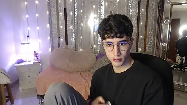 gojo satoru 18 online show from 01-14-25, 03:15