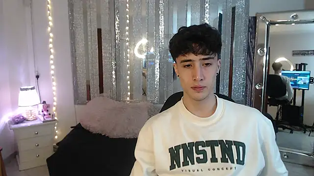 gojo satoru 18 online show from 02-06-25, 11:54