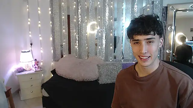 gojo satoru 18 online show from 02-07-25, 02:37