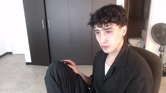 gojo satoru 18 online show from 02-27-25, 12:13