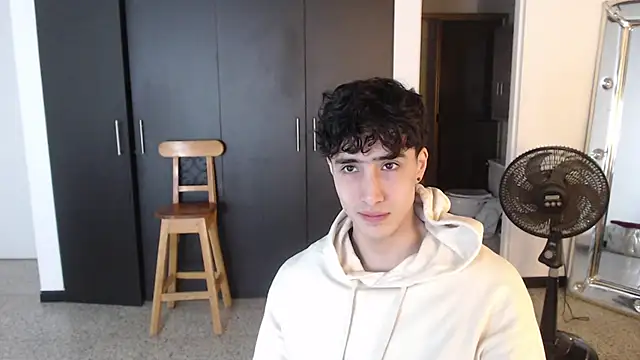 gojo satoru 18 online show from 03-01-25, 12:01