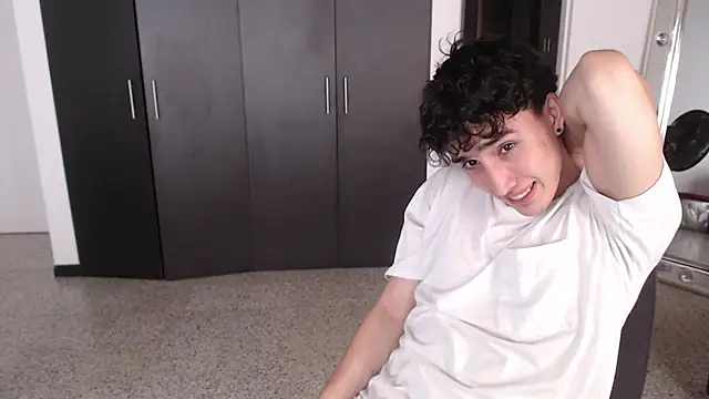 gojo satoru 18 online show from 03-04-25, 05:45