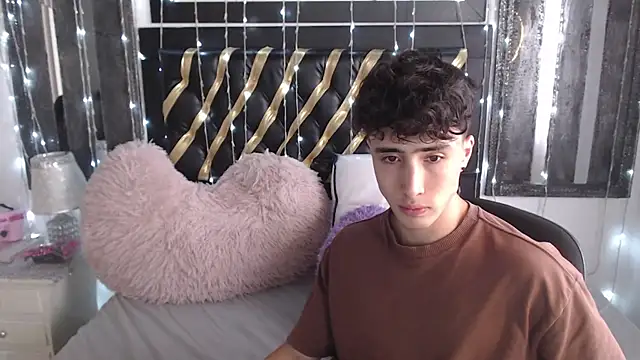 gojo satoru 18 online show from 03-20-25, 03:14