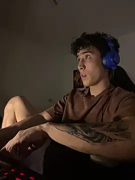 Snapshot of gojo_satoru_18 chatting on 12-16-25, 06:29 gojo satoru 18 online show from 12-16-25, 06:29