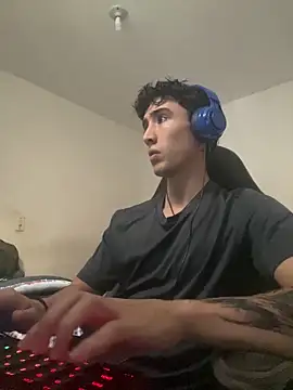 Snapshot of gojo_satoru_18 chatting on 12-17-25, 07:20 gojo satoru 18 online show from 12-17-25, 07:20