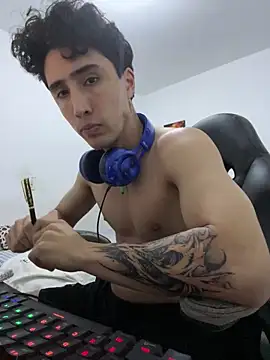 Snapshot of gojo_satoru_18 chatting on 12-23-25, 04:21 gojo satoru 18 online show from 12-23-25, 04:21