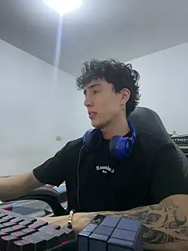 Snapshot of gojo_satoru_18 chatting on 01-14-26, 06:08 gojo satoru 18 online show from 01-14-26, 06:08