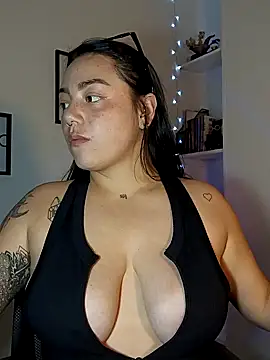 Snapshot of helena_smith chatting on 02-12-25, 06:51 helena smith online show from 02-12-25, 06:51