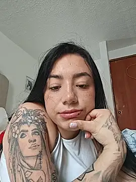 helena smith online show from 04-19-26, 06:43