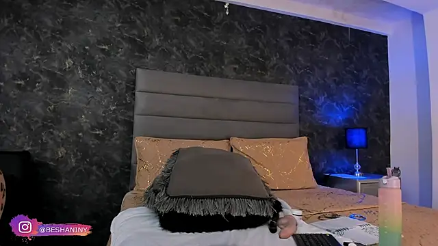 Snapshot of Bella_Evans_ chatting on 02-28-25, 10:06 Bella Evans online show from 02-28-25, 10:06