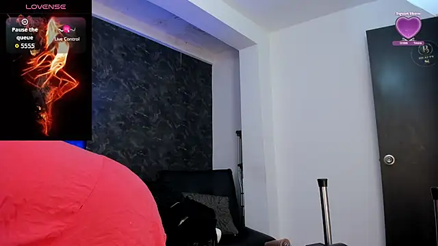 Snapshot of Bella_Evans_ chatting on 11-06-25, 07:04 Bella Evans online show from 11-06-25, 07:04