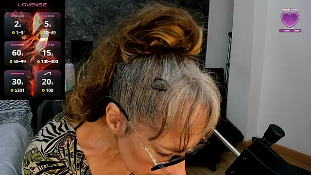 Snapshot of Bella_Evans_ chatting on 11-15-25, 06:59 Bella Evans online show from 11-15-25, 06:59