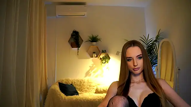 petitegonwiild online show from 12-13-24, 10:41