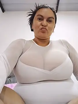 Snapshot of Horny-Mommy-Dirty chatting on 06-09-26, 11:44 Horny-Mommy-Dirty online show from 06-09-26, 11:44