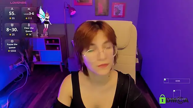 Moon13152 online show from 11-18-25, 08:57