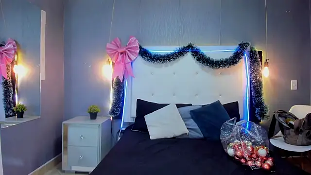 Snapshot of Clarigil chatting on 12-01-25, 09:20 Clarigil online show from 12-01-25, 09:20