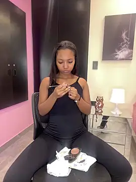 Snapshot of GabrielaLugo chatting on 05-19-26, 11:27 GabrielaLugo online show from 05-19-26, 11:27