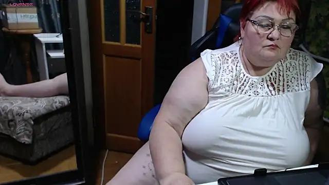 Snapshot of Goddess57 chatting on 03-12-25, 04:46 Goddess57 online show from 03-12-25, 04:46