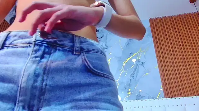 Beautifulskinny18 online show from 03-02-25, 07:56