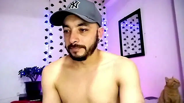 Snapshot of hotlatin92 chatting on 12-11-24, 03:02 hotlatin92 online show from 12-11-24, 03:02