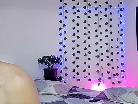 Snapshot of hotlatin92 chatting on 12-30-24, 01:36 hotlatin92 online show from 12-30-24, 01:36