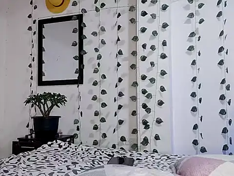 Snapshot of hotlatin92 chatting on 03-14-25, 03:26 hotlatin92 online show from 03-14-25, 03:26