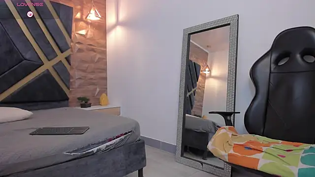 Yeiko Romero  online show from 02-04-25, 08:17