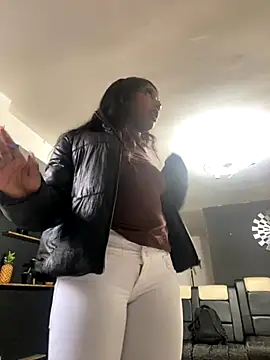 TIFFANYYSTAR online show from 11-04-25, 01:43