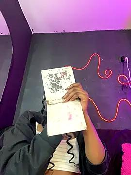 TIFFANYYSTAR online show from 12-18-25, 04:46