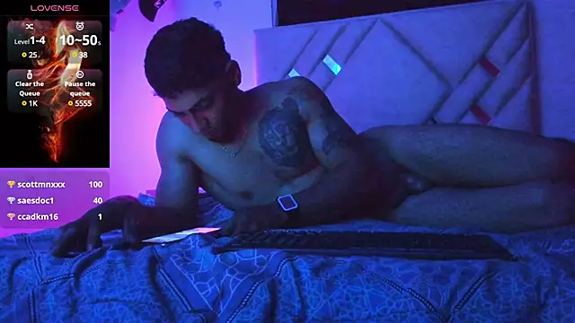 Snapshot of Rich_boy01 chatting on 12-22-24, 01:23 Rich boy01 online show from 12-22-24, 01:23