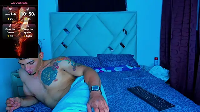 Snapshot of Rich_boy01 chatting on 12-31-24, 05:33 Rich boy01 online show from 12-31-24, 05:33