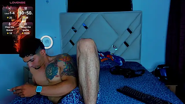 Snapshot of Rich_boy01 chatting on 01-02-25, 02:43 Rich boy01 online show from 01-02-25, 02:43