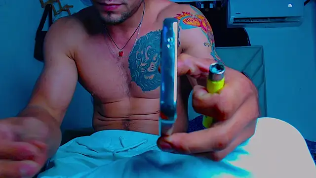 Snapshot of Rich_boy01 chatting on 02-22-25, 01:24 Rich boy01 online show from 02-22-25, 01:24