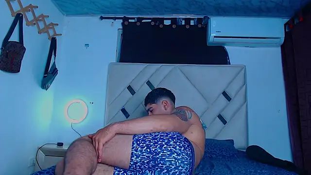 Snapshot of Rich_boy01 chatting on 02-28-25, 10:30 Rich boy01 online show from 02-28-25, 10:30