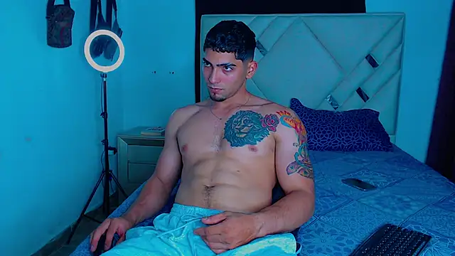 Snapshot of Rich_boy01 chatting on 03-03-25, 03:19 Rich boy01 online show from 03-03-25, 03:19