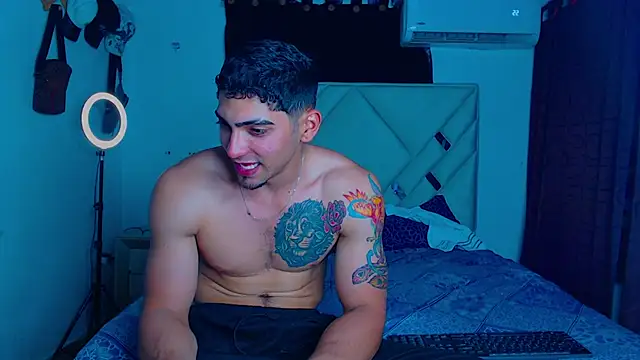 Snapshot of Rich_boy01 chatting on 03-06-25, 03:02 Rich boy01 online show from 03-06-25, 03:02