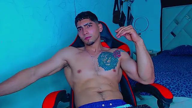 Snapshot of Rich_boy01 chatting on 03-10-25, 10:37 Rich boy01 online show from 03-10-25, 10:37