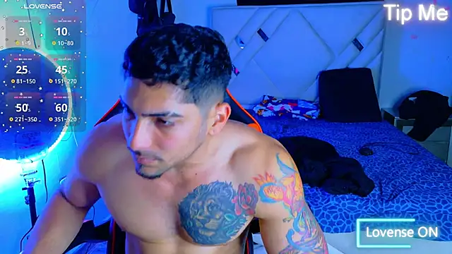 Snapshot of Rich_boy01 chatting on 09-10-25, 06:41 Rich boy01 online show from 09-10-25, 06:41