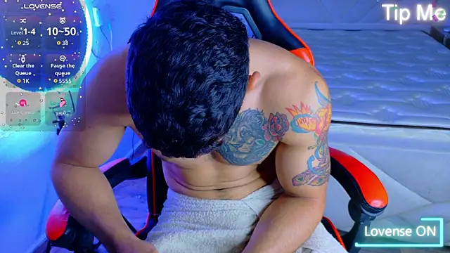 Snapshot of Rich_boy01 chatting on 09-14-25, 03:55 Rich boy01 online show from 09-14-25, 03:55