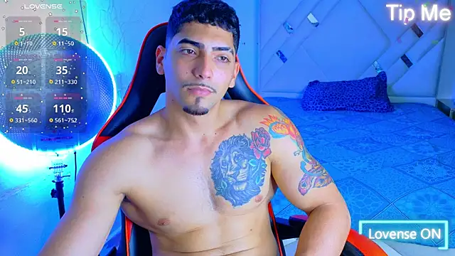 Snapshot of Rich_boy01 chatting on 09-16-25, 04:41 Rich boy01 online show from 09-16-25, 04:41