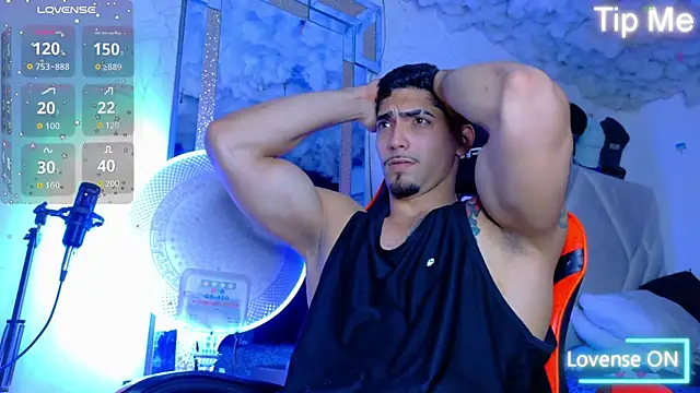 Snapshot of Rich_boy01 chatting on 10-13-25, 04:29 Rich boy01 online show from 10-13-25, 04:29