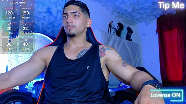 Snapshot of Rich_boy01 chatting on 10-14-25, 05:03 Rich boy01 online show from 10-14-25, 05:03