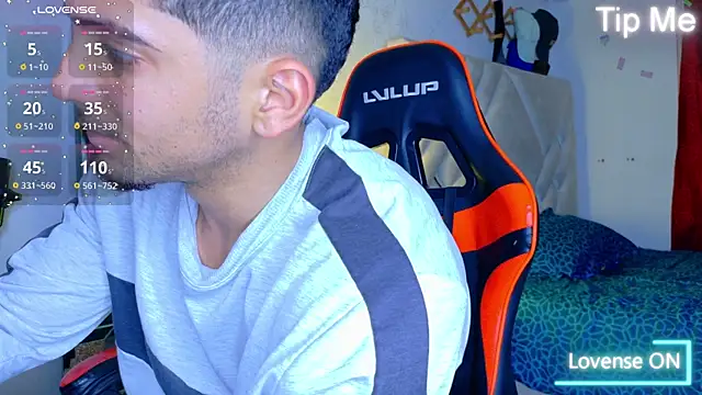 Snapshot of Rich_boy01 chatting on 10-28-25, 09:28 Rich boy01 online show from 10-28-25, 09:28