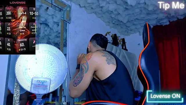 Rich boy01 online show from 12-17-25, 09:21